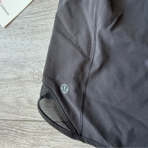NWT Lululemon Hotty Hot Low-Rise Lined Short in Black - Picture 13 of 15